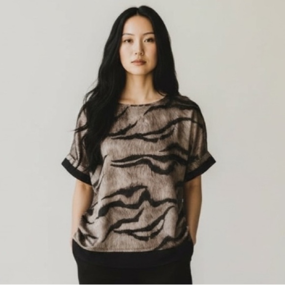 NWT White House Black Market Zebra Print Top Size M Loose Fit Blouse